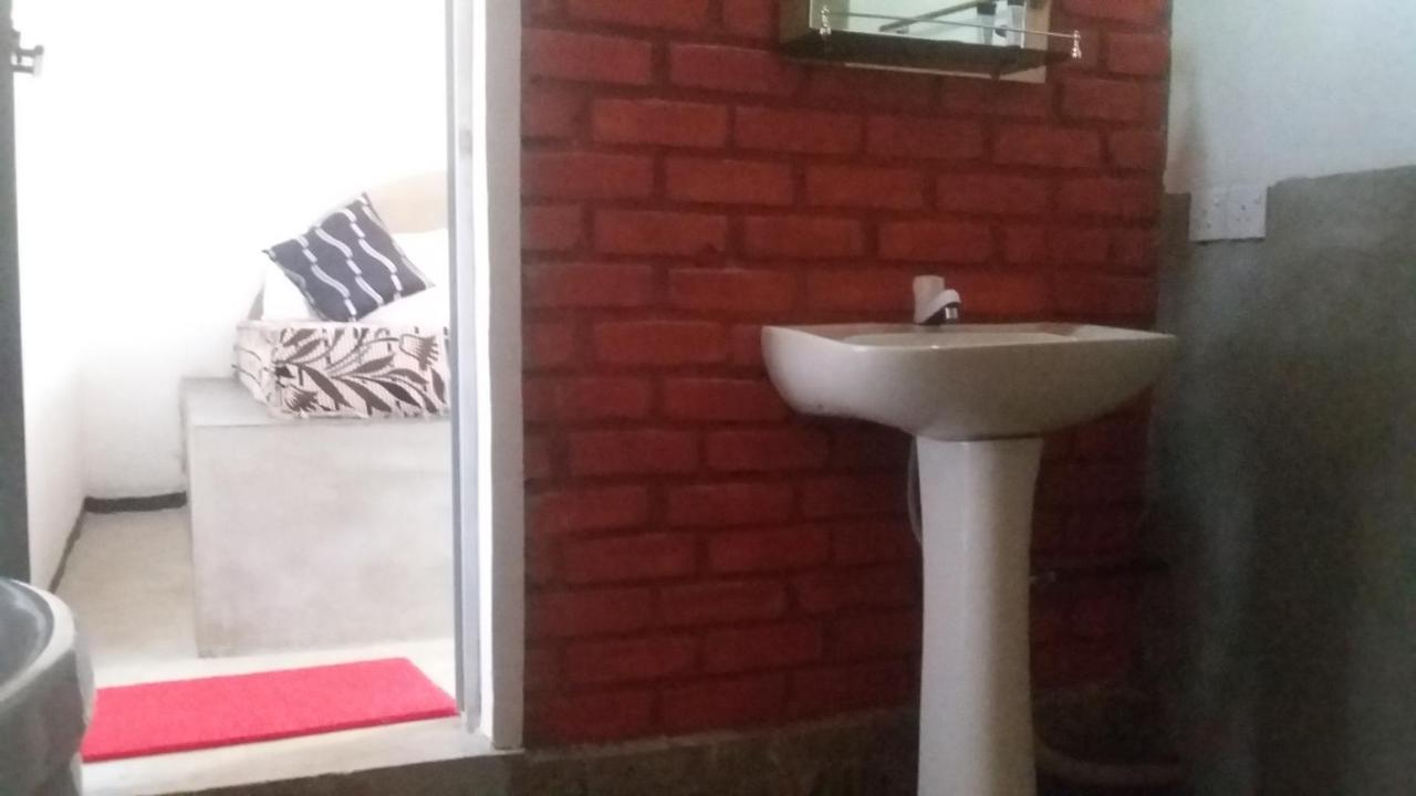 Angry Birds Homestay Habarana Ngoại thất bức ảnh